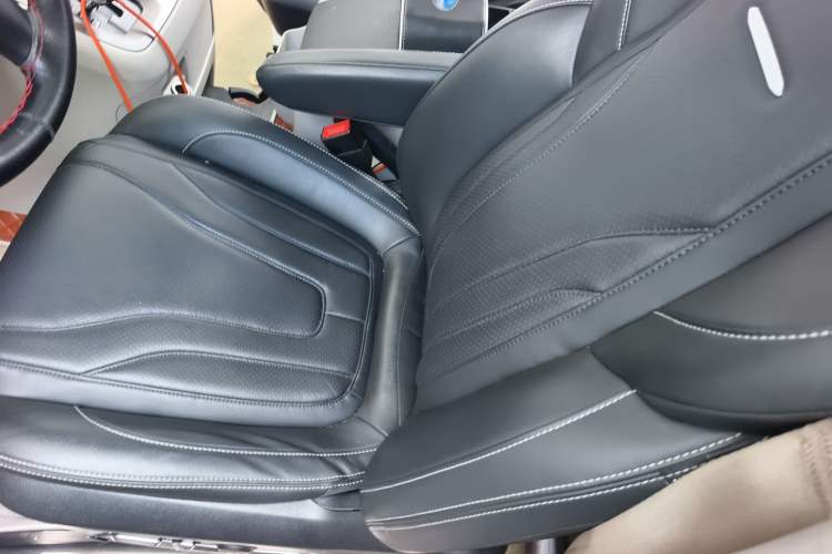 Used SAIC MAXUS G10 2014 2.0T Automatic Elite Edition