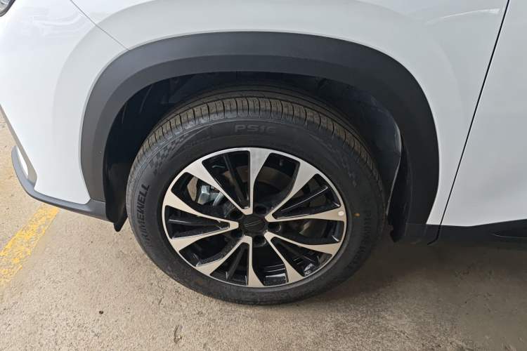 Used Geely Auto Emgrand X7 Sport 2026 Model 1.5TD Aspirational Exterior 4