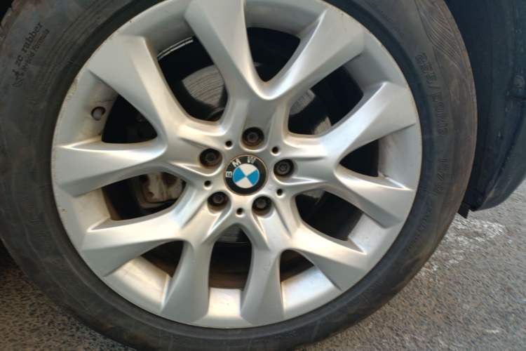 Used BMW X5 2011 xDrive35i Luxury Model
