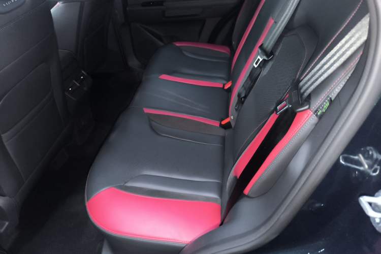 Used JETOUR Dashing 2023 1.5T DCT Starlight Shine Pro Edition
