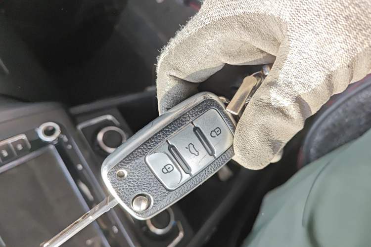 Used Volkswagen Polo 2016 1.6L Automatic Comfort Model
