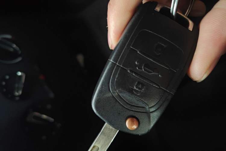 Used Wuling Hongguang PLUS 2019 1.5T Manual Comfort Version 7 Seats Vehicle Key