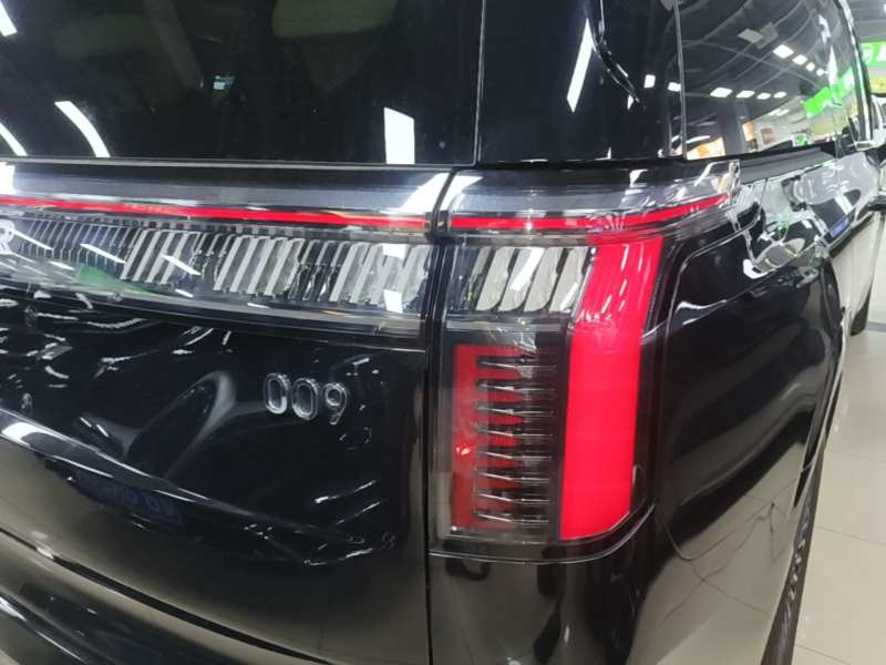 Used Zeekr 009 2024 Six-Seat Executive Version 4WD 108 kWh — 7