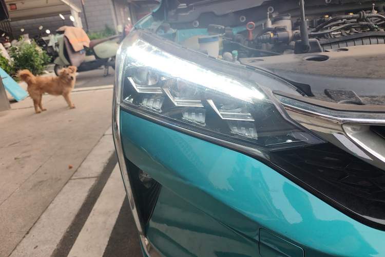 Used Dongfeng Aeolus Yixuan 2020 230T Automatic Cool Edition Right Front Headlight