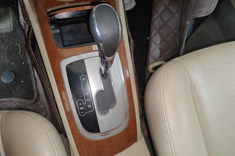 Used Buick Excelle 2013 1.5L Automatic Luxury Model Gear Lever