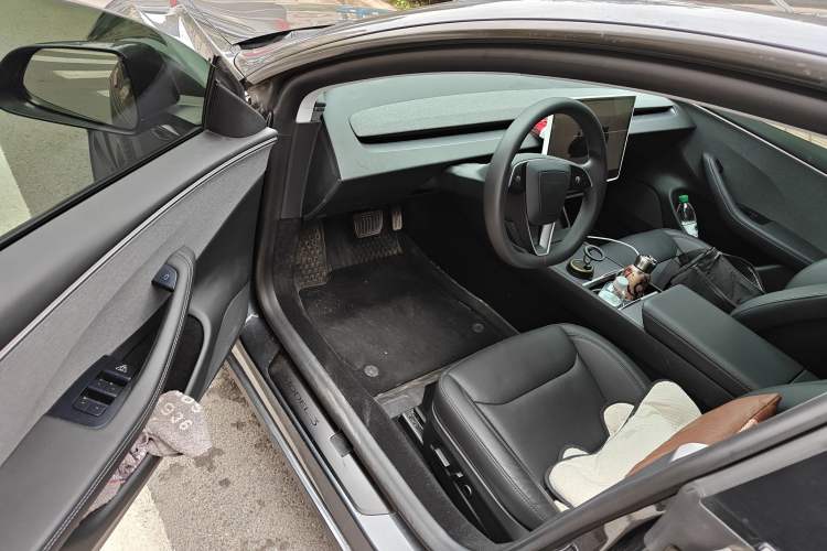 Used Tesla Model 3 2025 Rear-Wheel-Drive Version
