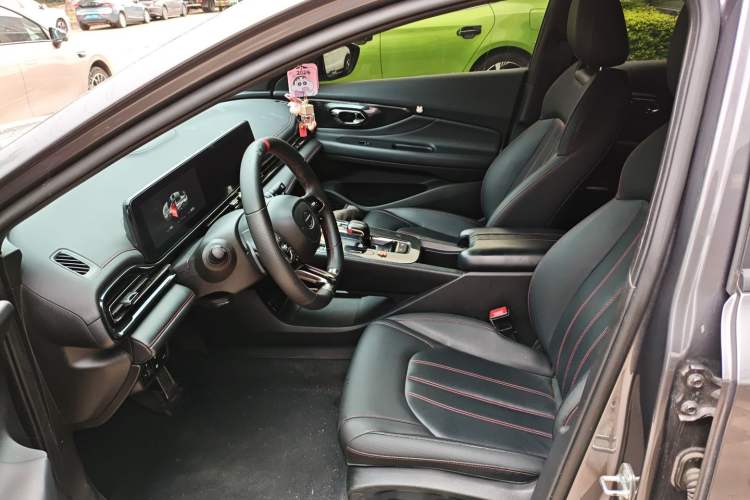 Used GAC Trumpchi EMPOW 2023 270T DCT J16 Version
