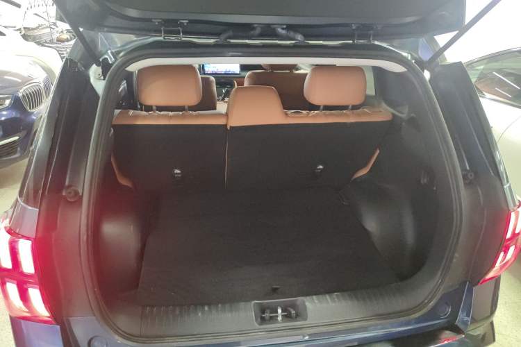 Used AION V 2024 Aion Tyrannosaurus 650 Smart Luxury Edition Trunk