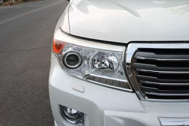 Used Toyota Land Cruiser 2012 4.0L Automatic VX
