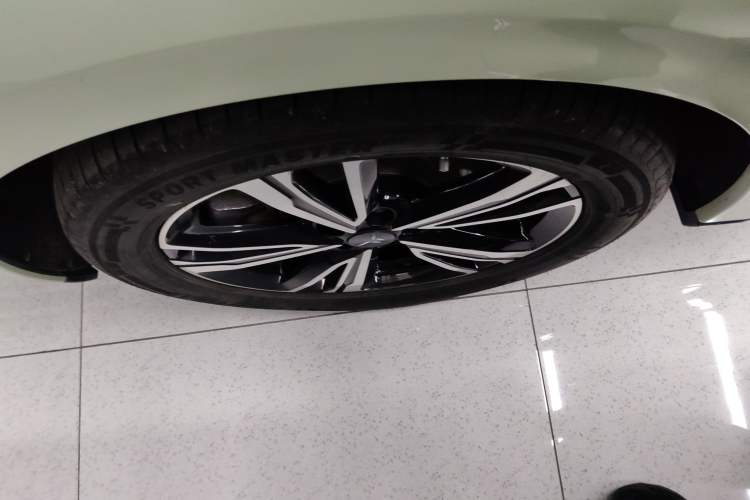 Used Hongqi EH7 2024 690 Pro Right Rear Wheel Hub