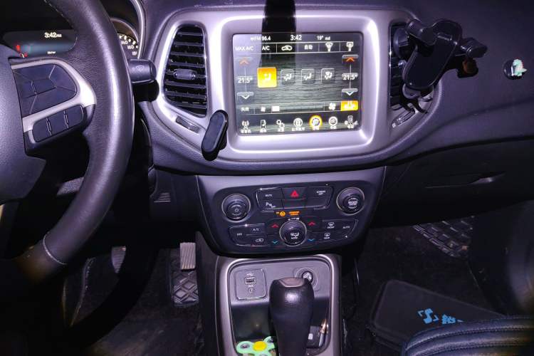 Used Jeep Compass 2017 200T Automatic Family Edition