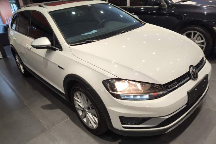Used Volkswagen Golf 2019 1.8TSI Travel Edition
