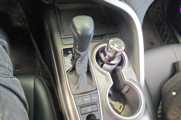 Used Toyota Camry 2023 2.5S Knight Edition Gear Lever