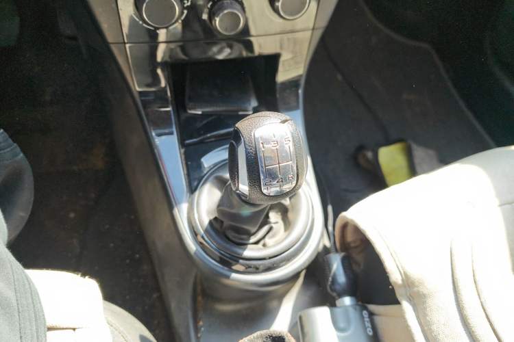 Used Citroen C-Quatre 2012 Sedan 1.6L Manual Prestige Model Gear Lever