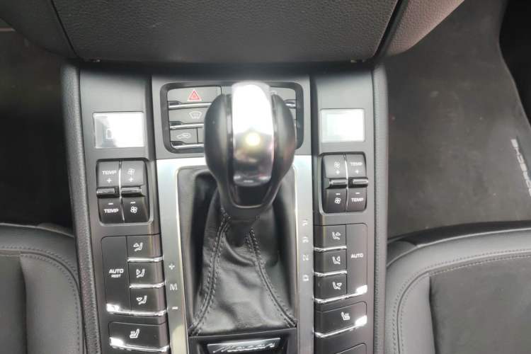 Used Porsche Macan 2017 Macan 2.0T Gear Lever