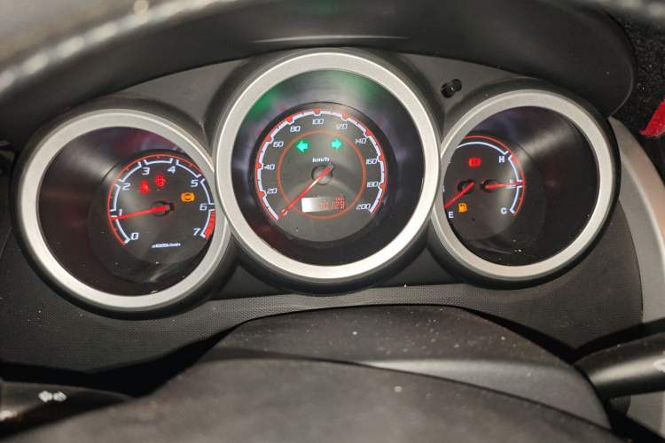 Used CHANGAN CX20 2014 1.4L Manual Sport Version China IV Standard