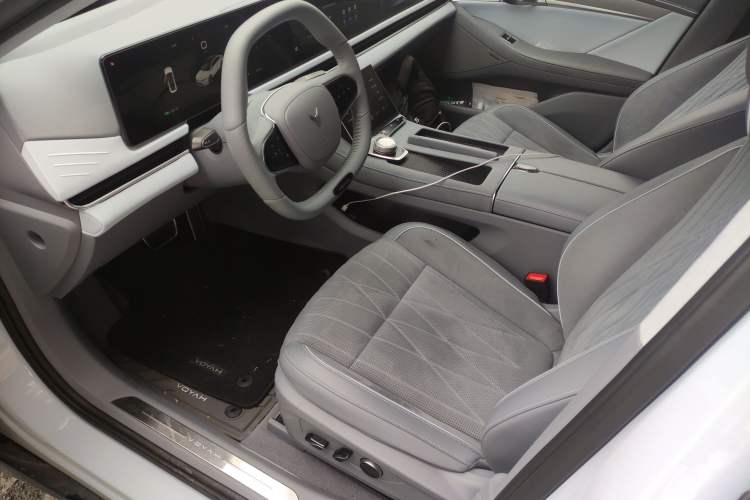 Used VOYAH PASSION 2023 Four-Wheel Drive Long-Range Version Left Front Seat