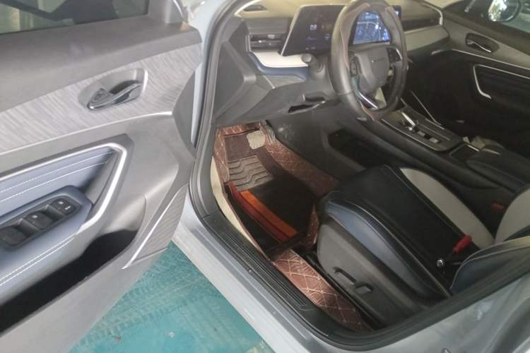 Used Venucia V 2023 260T Idol Edition Pro