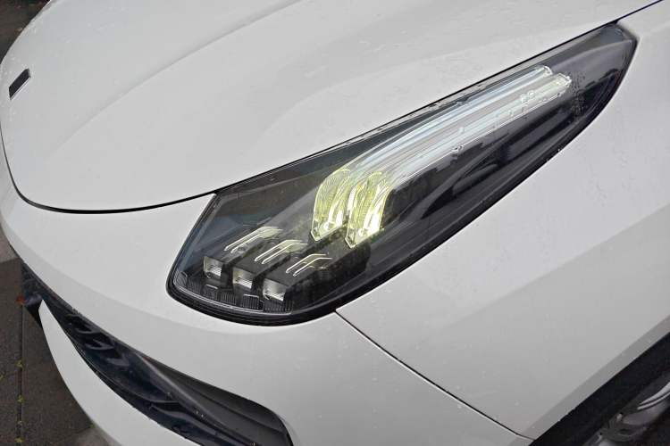 Used Lynk & Co 01 2019 2.0T Two-Wheel-Drive Pro Version China VI Standard Left Front Headlight