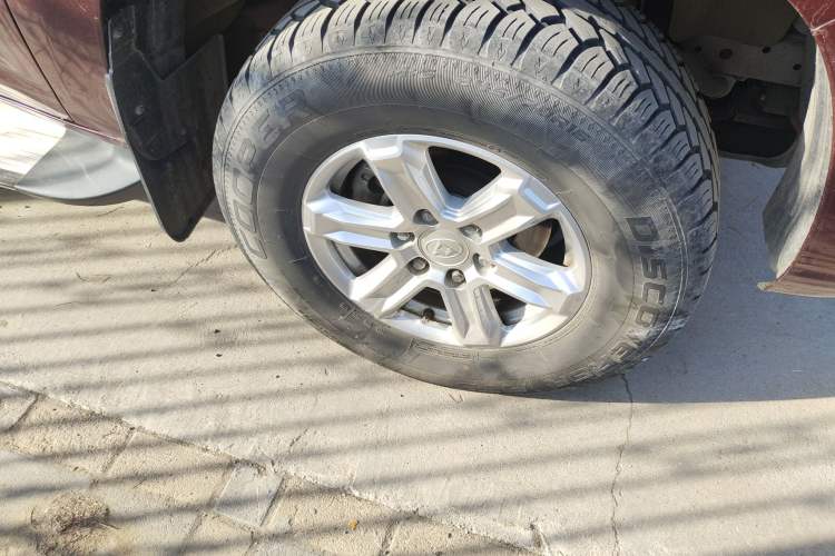 Used SAIC MAXUS T60 2017 2.0T Gasoline Automatic 4x4 High-Ride Elite Standard Cabin Right Front Wheel Hub