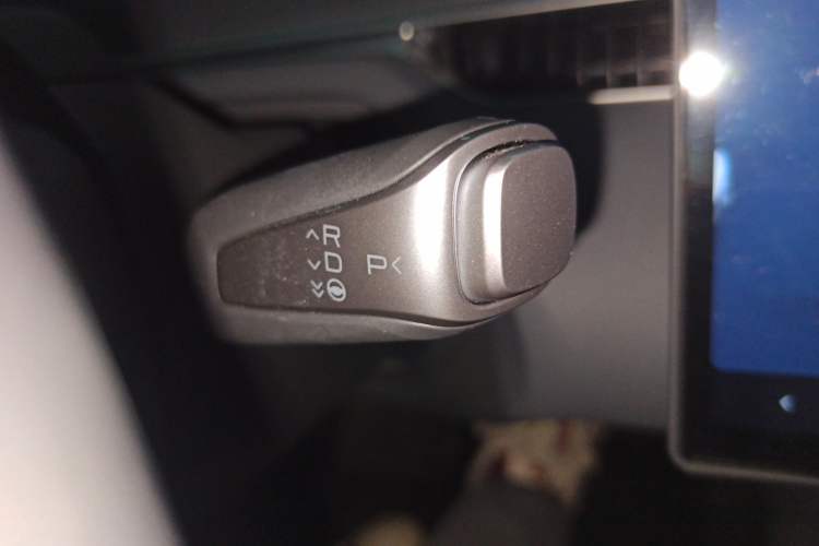 Used XPeng MONA M03 2024 620 with Ultra-Long Range Gear Lever