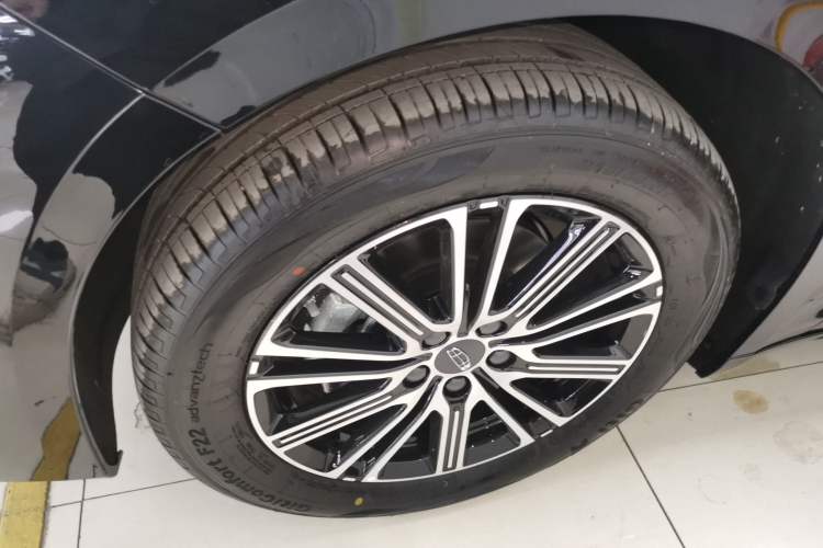 Used Geely Auto Preface 2026 Model Oriental Yao 1.5TD Fuyao Edition Exterior 4