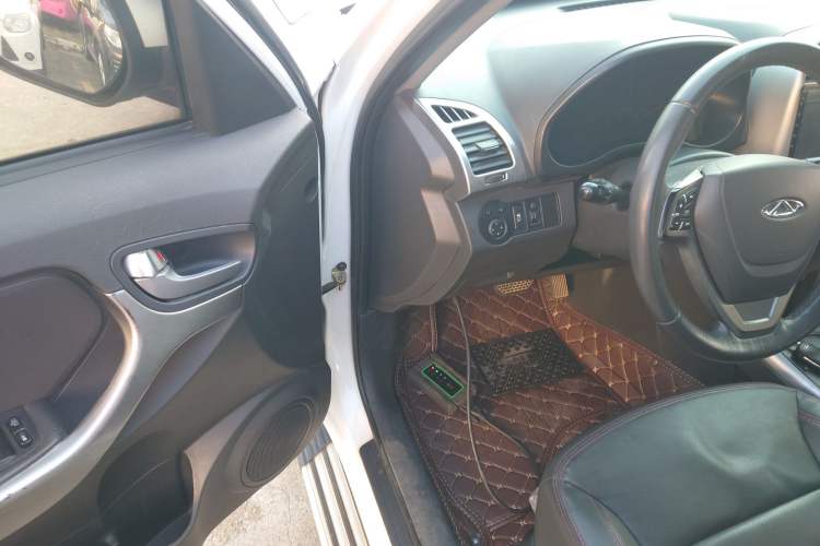 Used Chery Tiggo 3 2015 1.6L CVT ZhiShang Commemorative Edition