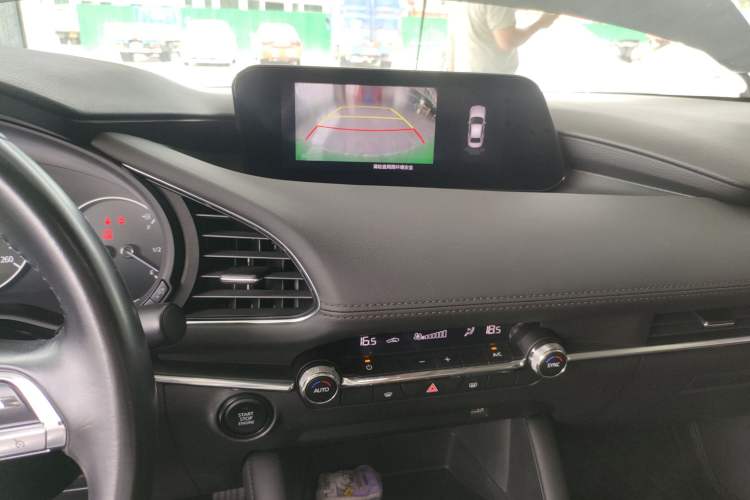 Used Mazda 3 Axela 2020 2.0L Automatic Zhiya Edition Audio And AC Panel