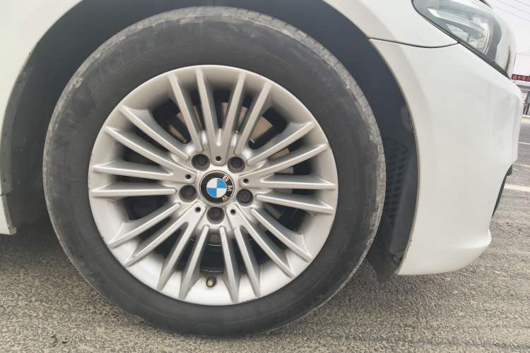 Used BMW 5 Series 2014 525Li Leading Model