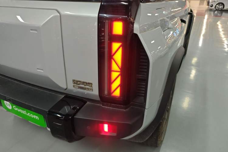 Used iCAR 03T 2024 520km Two-Wheel Drive Long-Range Version Right Rear Taillight