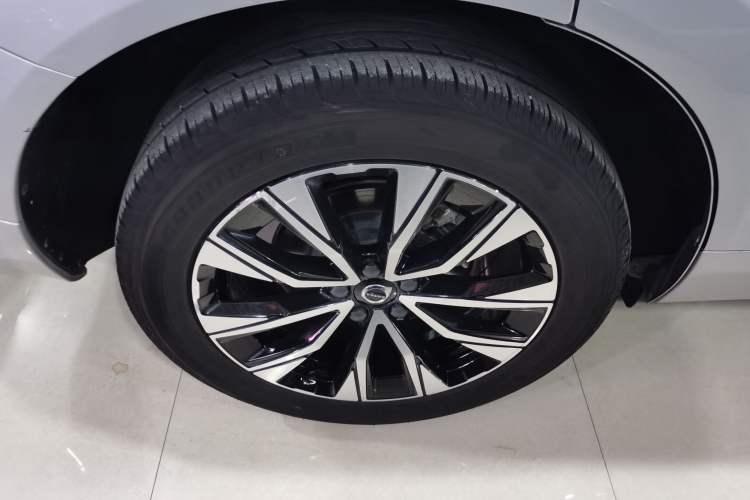 Used Volvo XC60 2023 B5 4x4 Smart Luxury Edition