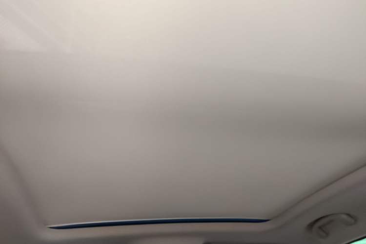 Used Roewe RX5 2016 20T Two-Wheel Drive Automatic Internet Smart Edition Headliner