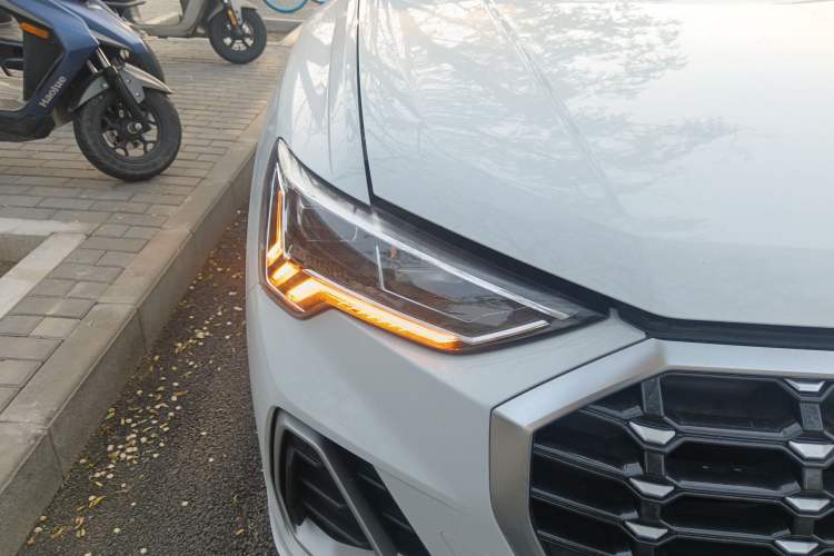 Used Audi Q3 2021 40 TFSI Fashion Dynamic Model