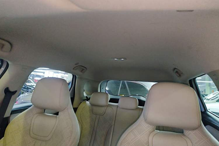 Used BYD Yuan UP 2025 Intelligent Driving Version 401 km Leading Edition