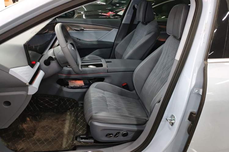 Used VOYAH PASSION 2023 Four-Wheel Drive Flagship Edition