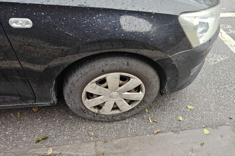 Used Volkswagen Santana 2013 1.6L Manual Fashion Edition Right Front Wheel Hub