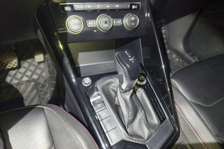 Used Volkswagen Tayron 2019 330TSI Two-Wheel Drive Luxury Model China VI Standard