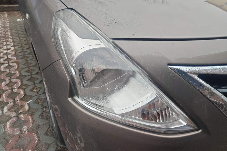 Used Nissan Sunny 2014 1.5XE Manual Elite Edition Right Front Headlight