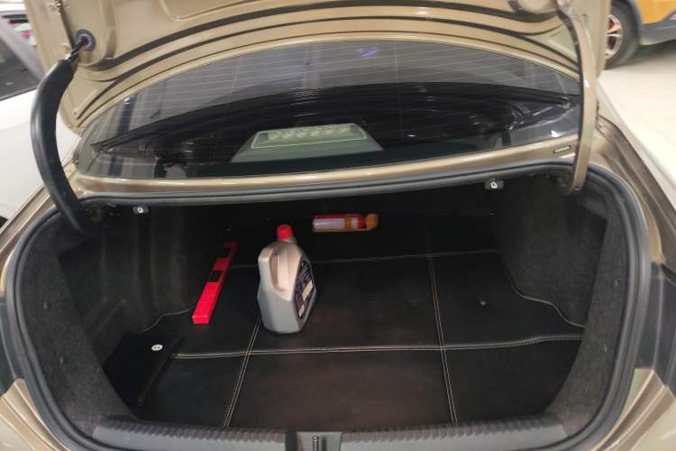 Used Volkswagen Sagitar 2014 Revised Version 1.4TSI Automatic Luxury Edition Trunk