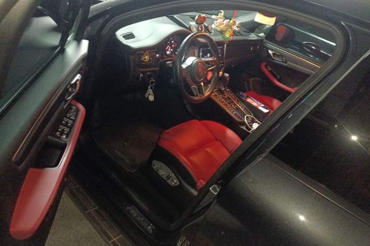 Used Porsche Macan 2018 Macan 2.0T