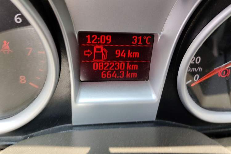 Used Ford Focus 2013 Sedan Classic 1.8L Manual Base Model Odometer Close Up