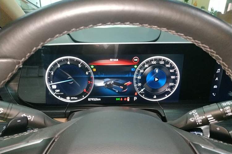 Used Buick GL8 2021 ES Landtrek 653T Luxury Model
