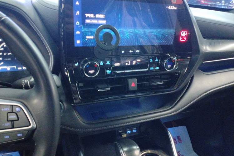 Used Toyota Crown Kluger 2021 2.5L HEV Four-Wheel Drive Premium Edition Audio And AC Panel