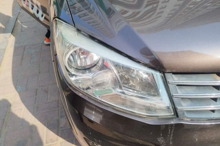 Used Dongfeng Fengon 330 2014 1.5L Manual Utility Version DK15 Right Front Headlight