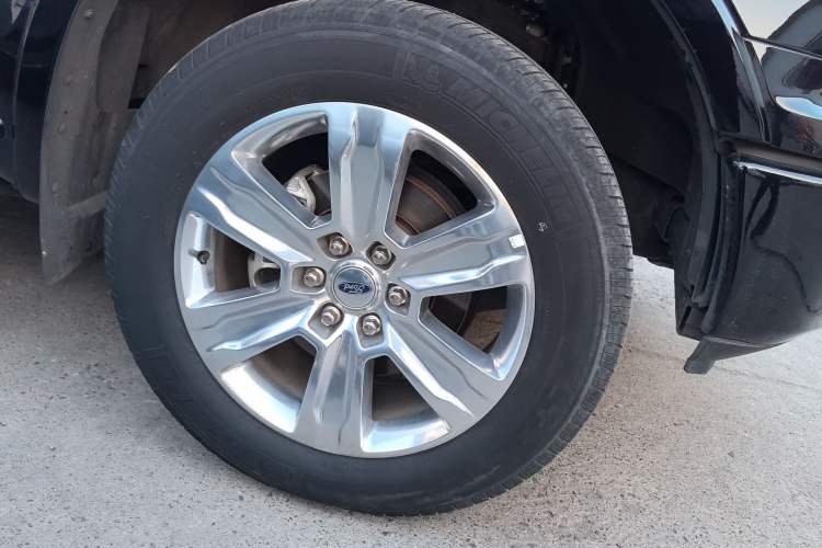 Used Ford F-150 Raptor 2019 3.5T LTD Right Front Wheel Hub