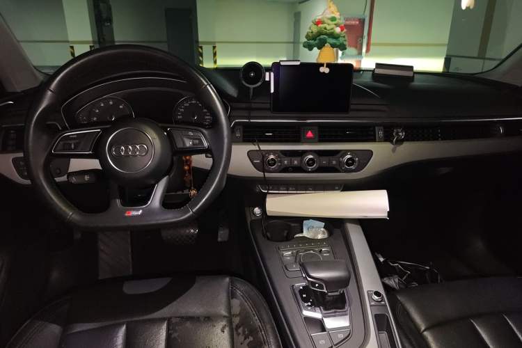 Used Audi A4L 2018 30th Anniversary Edition 40 TFSI Trendy Model
