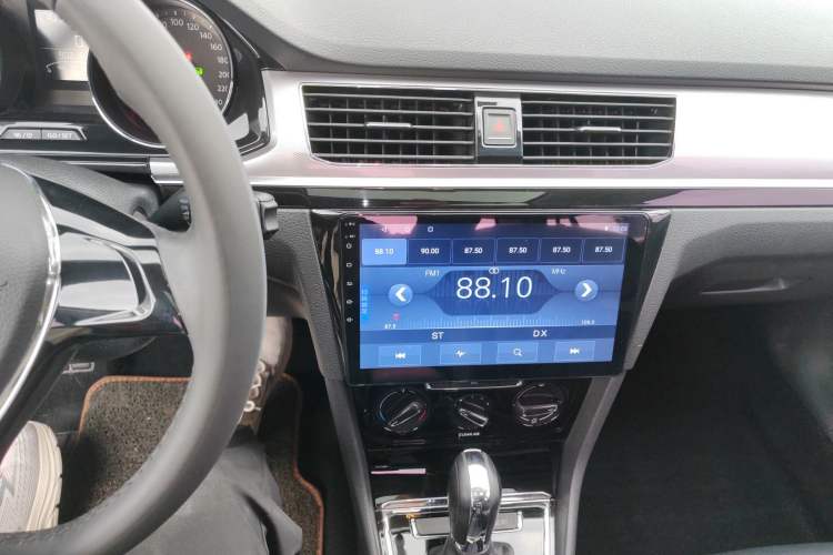 Used Volkswagen Bora 2016 1.6L Automatic Comfort Model Audio And AC Panel