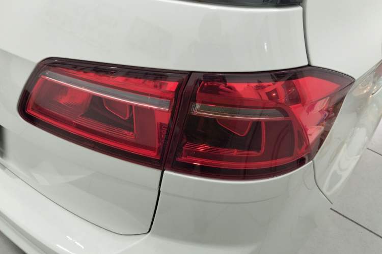 Used Volkswagen Golf 2015 1.4TSI Sportsvan
