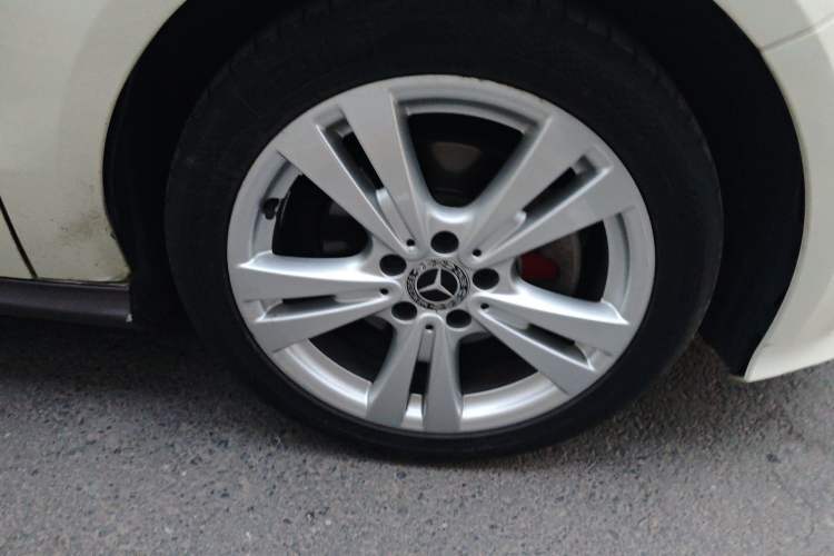 Used Mercedes-Benz A-Class 2017 A 200 Dynamic Edition Right Front Wheel Hub