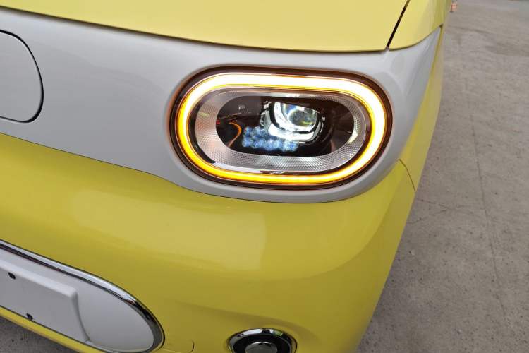 Used Wuling Hongguang MINIEV 2024 3rd Generation 215km Advanced Version
